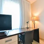 Queen Berrini Flat